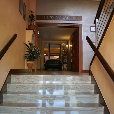 Hotel Trojka Przemysl Exterior photo