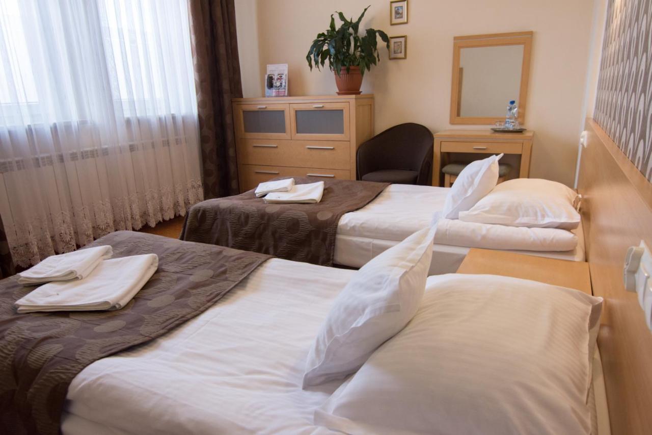 Hotel Trojka Przemysl Exterior photo