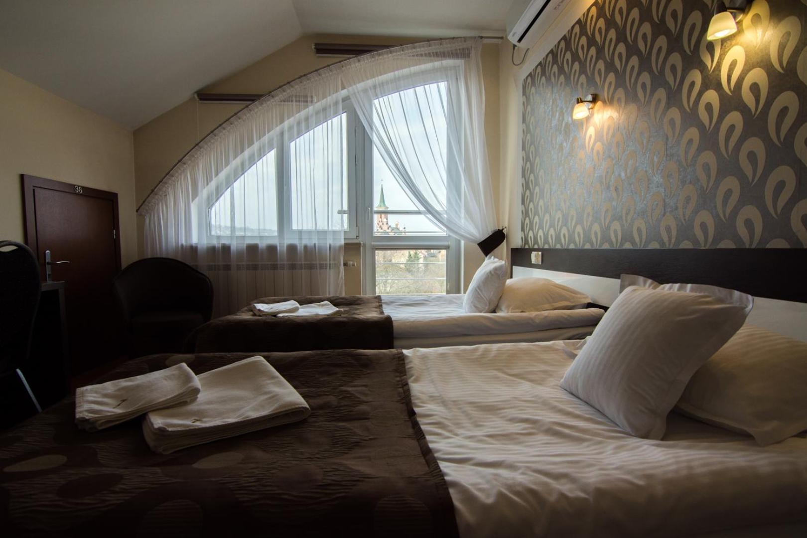 Hotel Trojka Przemysl Exterior photo